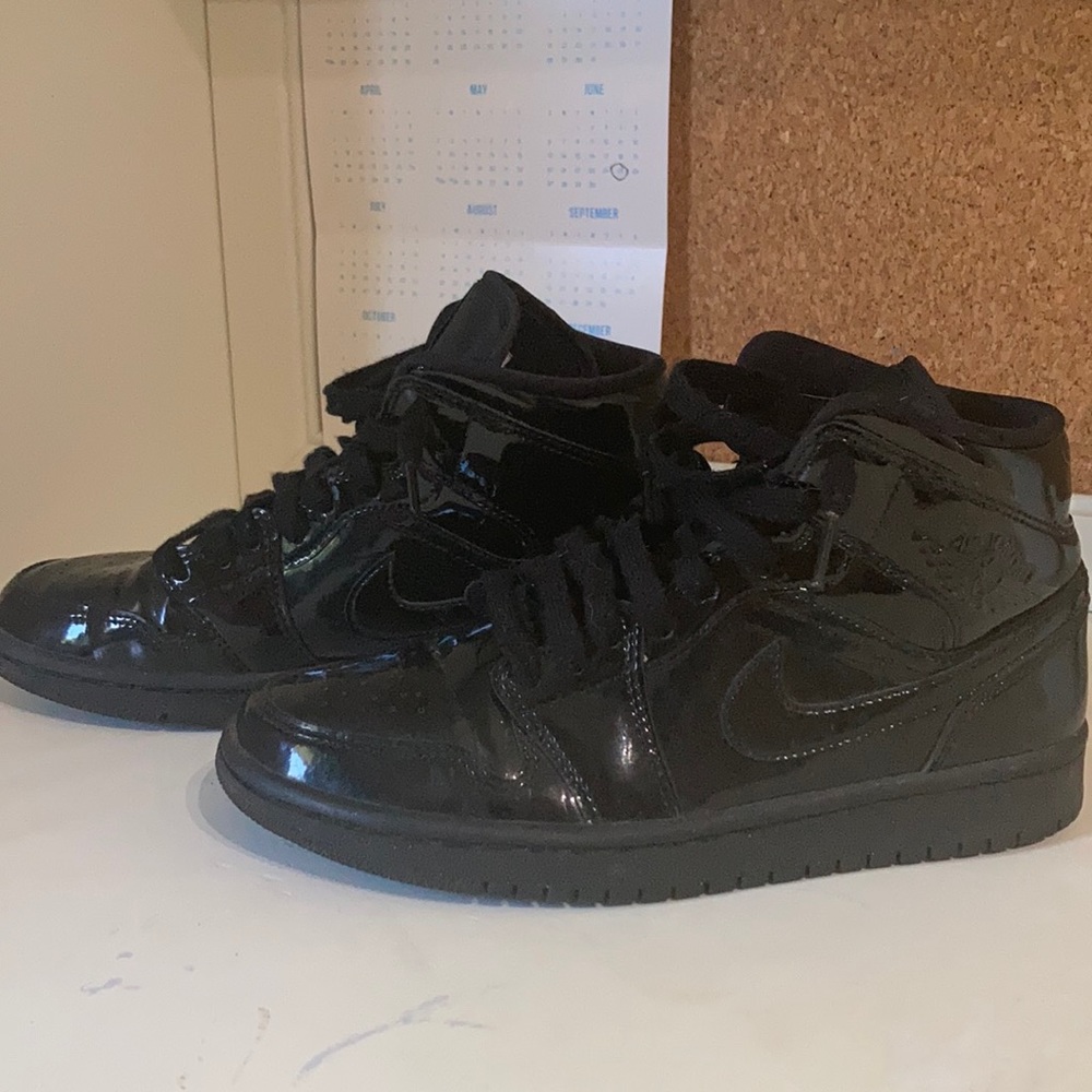 Jordan 1 Black Shoes